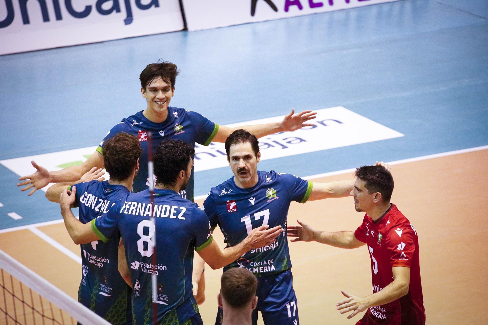 Unicaja Costa de Almería-Arenal Emeve de la Superliga, en imágenes