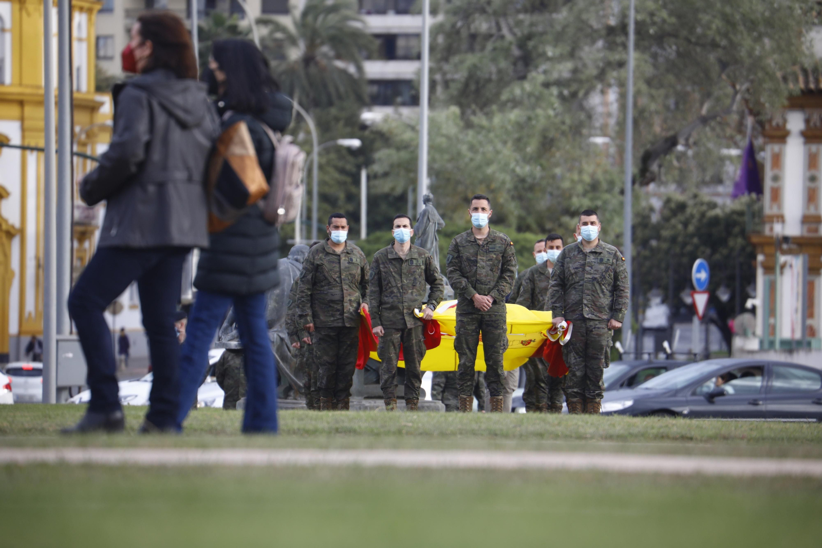 El homenaje a la Bandera por el centenario de las Unidades Acorazadas del Ejército de Tierra de Córdoba, en imágenes