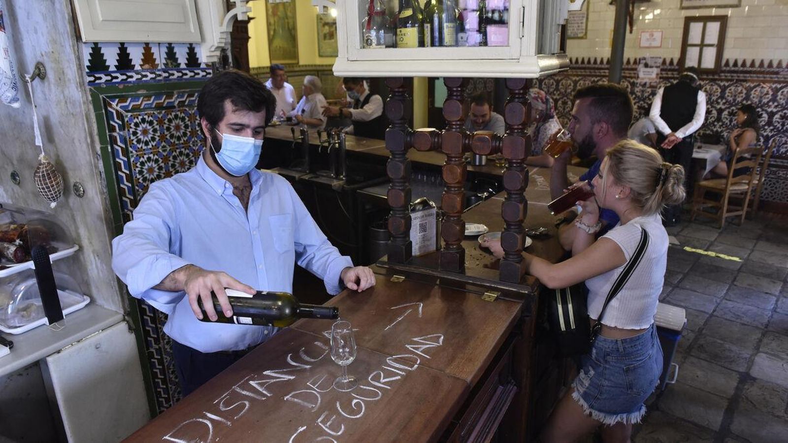El tapeo es la mejor opción para disfrutar de la gastronomía sevillana.