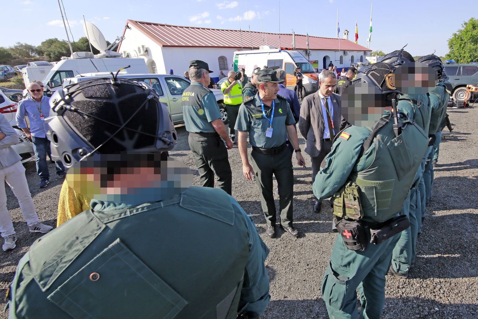 Visita de autoridades al Puesto de Mando Avanzado del Mundial de Motociclismo