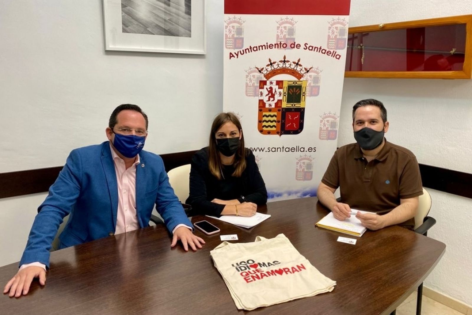 Juan de Dios Torralbo, Isabel María Cantillo y José Álvarez, en la firma del acuerdo.