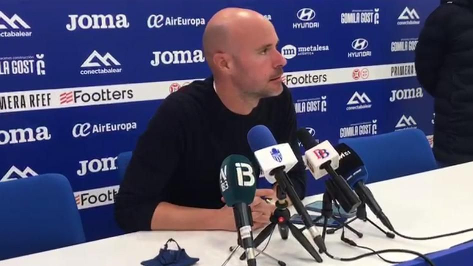 Xavi Calm, durante la rueda de prensa tras el partido con la Balona.