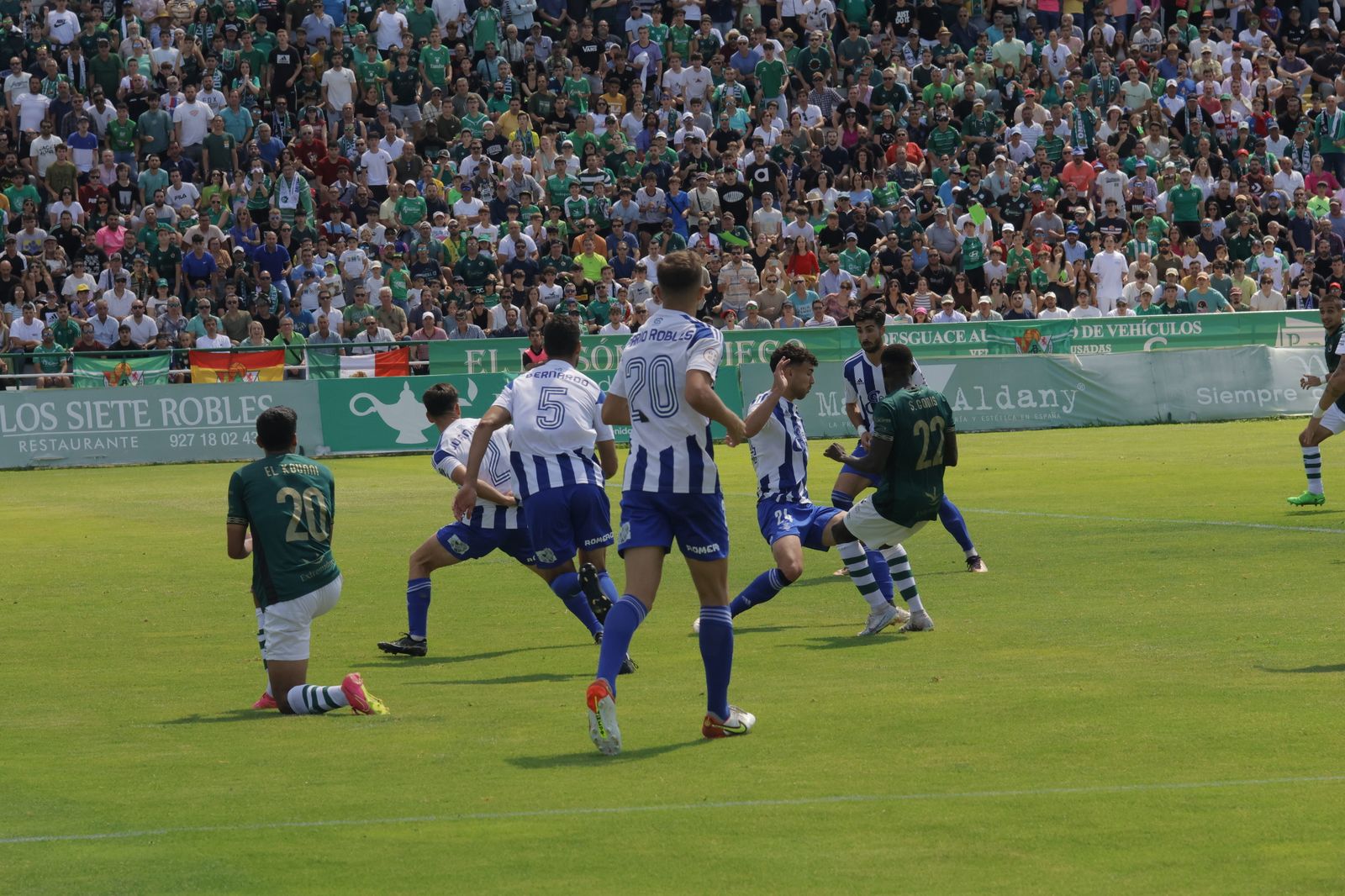 Imágenes del partido entre el Cacereño y el Recreativo de Huelva