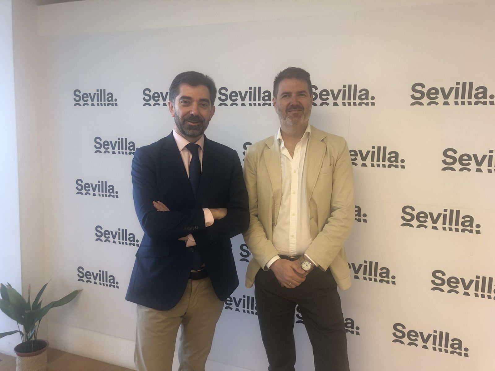 José Manuel Lastra, el hasta ahora presidente de Aevise y Carlos Martín, el nuevo responsable de la asociación de agencias de viajes