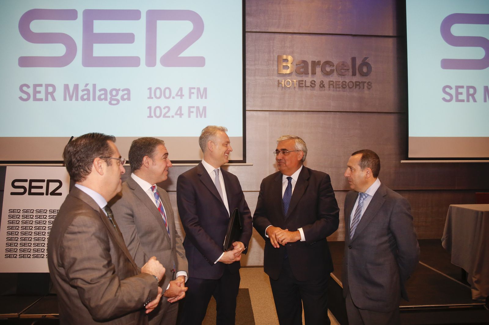 Miguel Briones, Elías Bendodo, Simon Manley, Antonio Ramírez de Arellano y José Luis Ruiz Espejo, ayer.