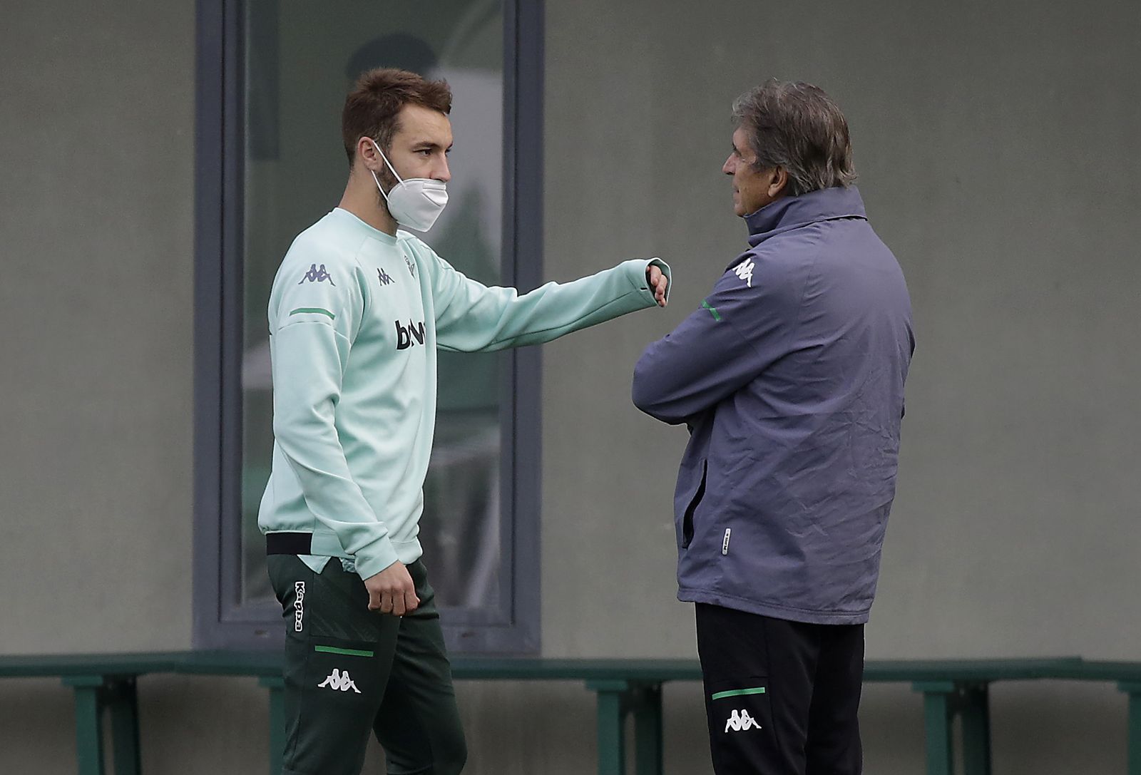 Loren dialoga con Pellegrini en el entrenamiento del pasado martes.
