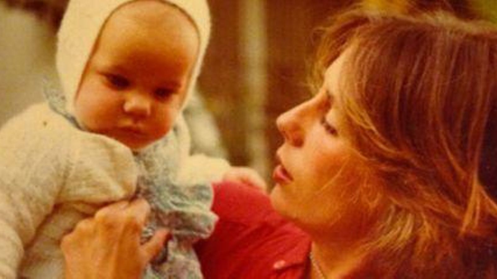 De bebé con su madre, Sandra Domecq.