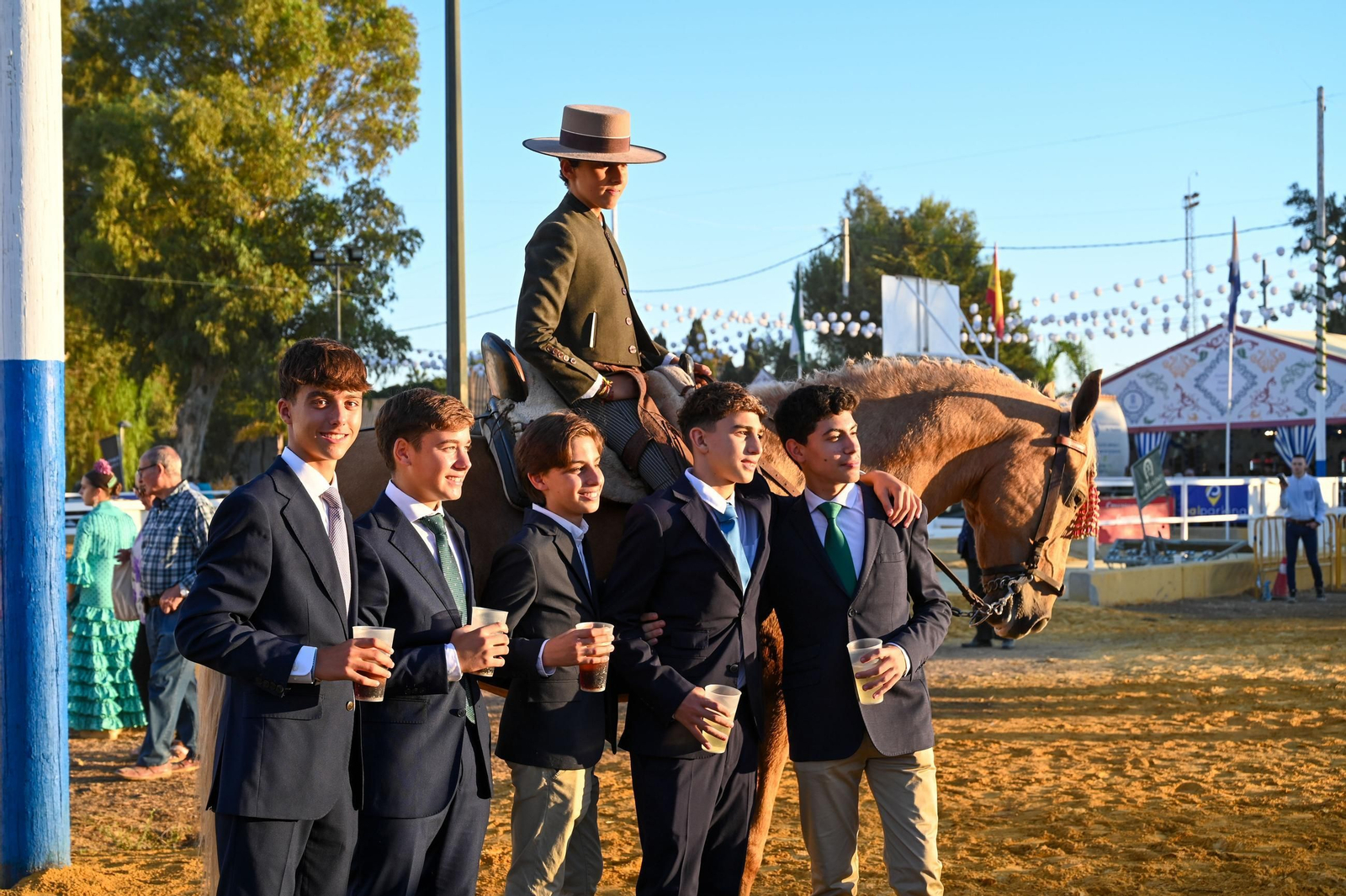 Imágenes del ambiente nocturno del 11 de octubre en la Feria del Caballo 2025