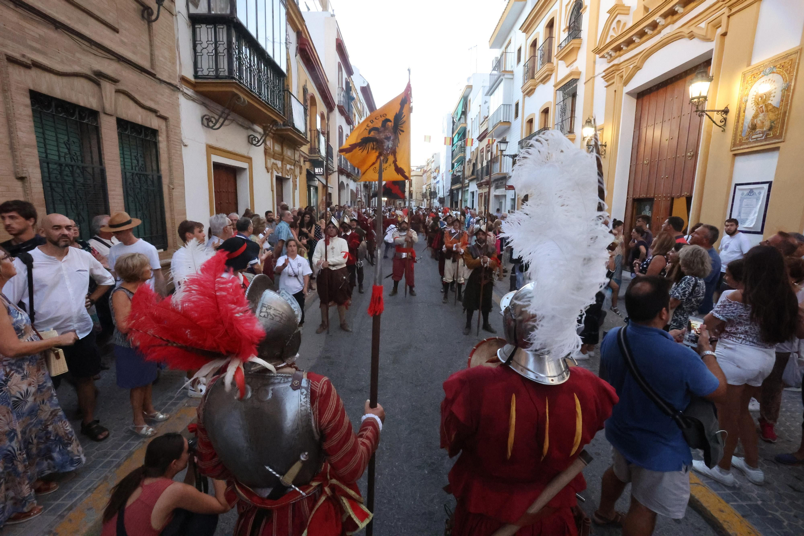 DESEMBARCO DE 18 ACTORES REPRESENTANDO A ELCANO Y ESCOLTADOS POR EL TERCIO DE OLIVARES