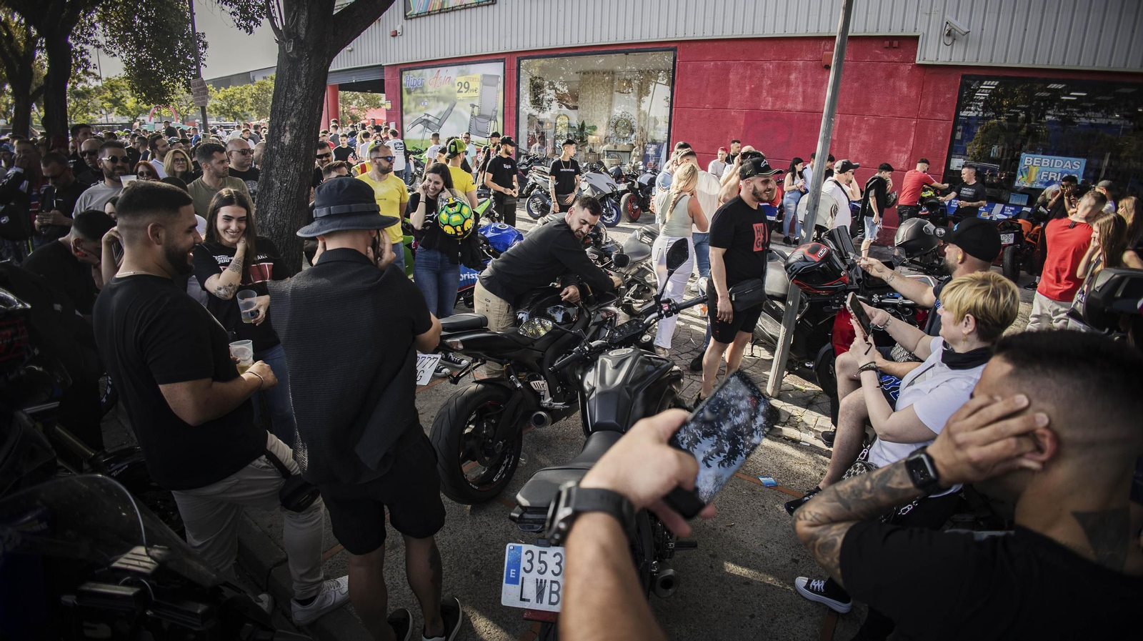 Búscate en el ambiente motero del viernes del Gran Premio de Jerez 2025