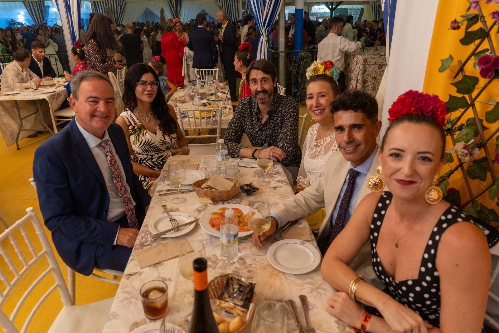 Imágenes del ambiente del ambiente de la noche del sábado en la Feria de Otoño y del Caballo 2025 de Huelva