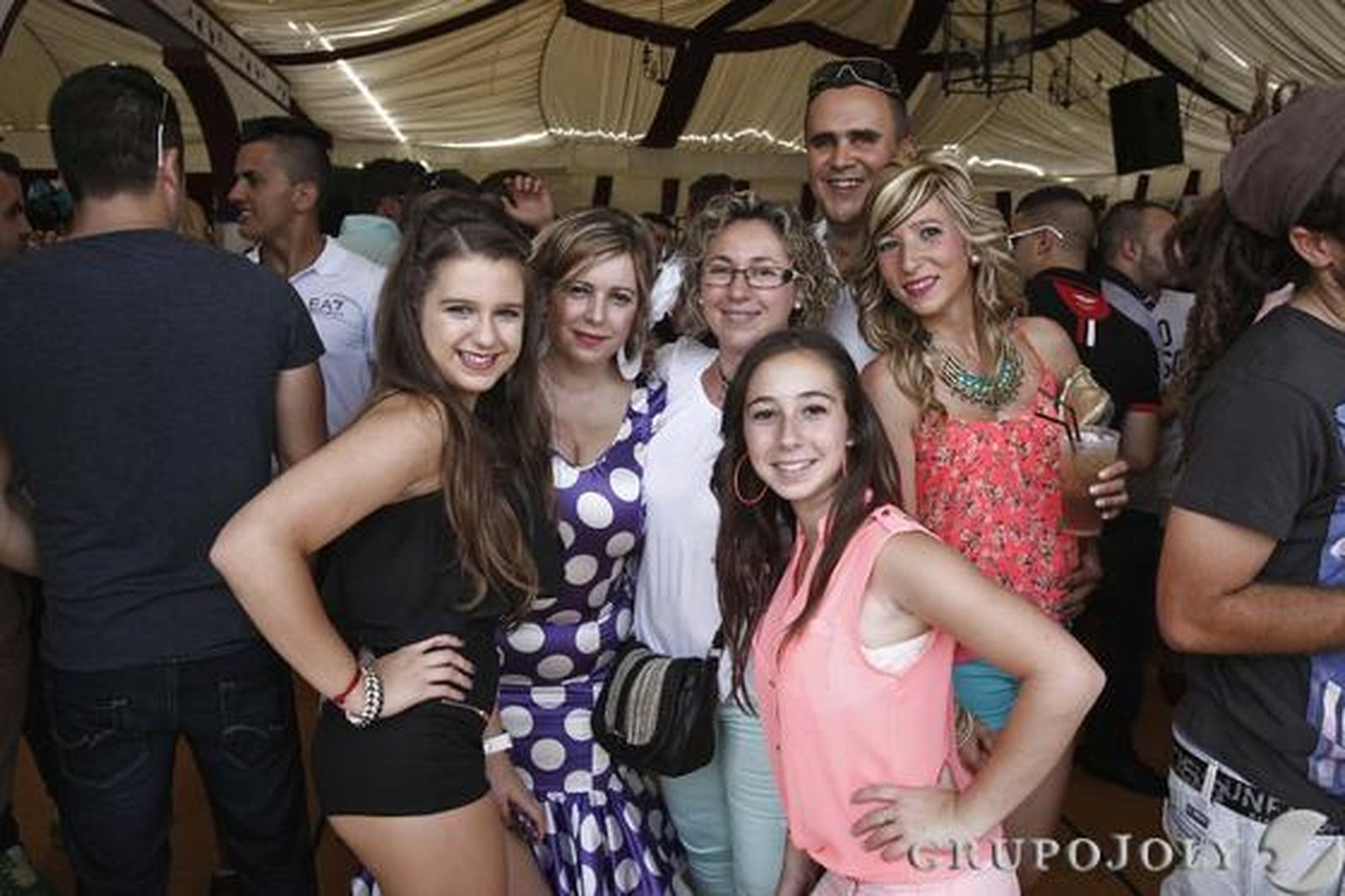 La Feria reúne a miles de personas en su jornada más esperada y en un año en el que se recuerda a Paco de Lucía

Foto: Erasmo Fenoy