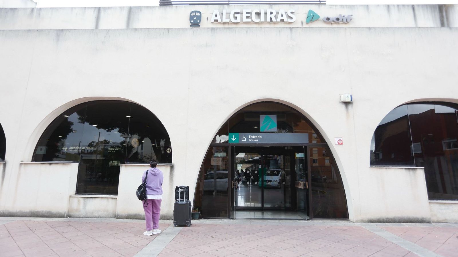 Estación de tren de Algeciras, este lunes por la mañana tras el robo de cables de cobre.
