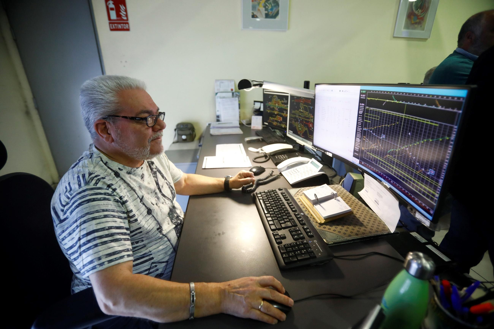 Un día de trabajo en el Centro de Regulación de Circulación de la estación de Córdoba, en imágenes