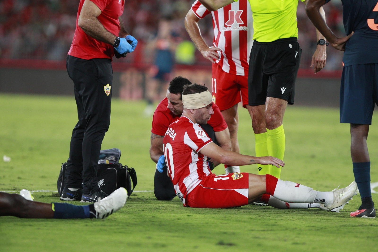 Imágenes del partido de La Liga Ea Sports U.D. Almería-Valencia C.F.
