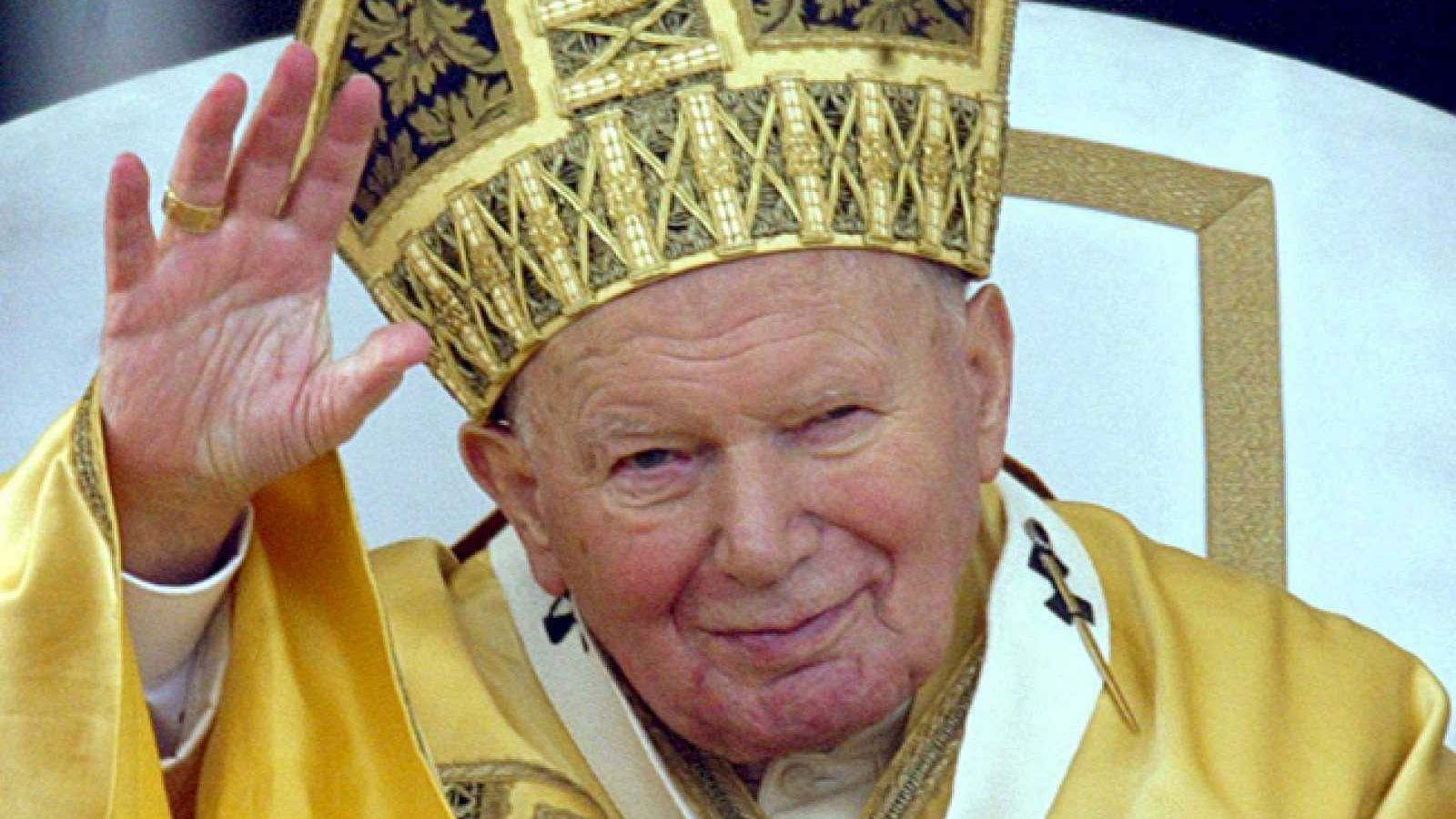 Juan Pablo II fue un Papa muy querido u respetado por todos los religiosos.