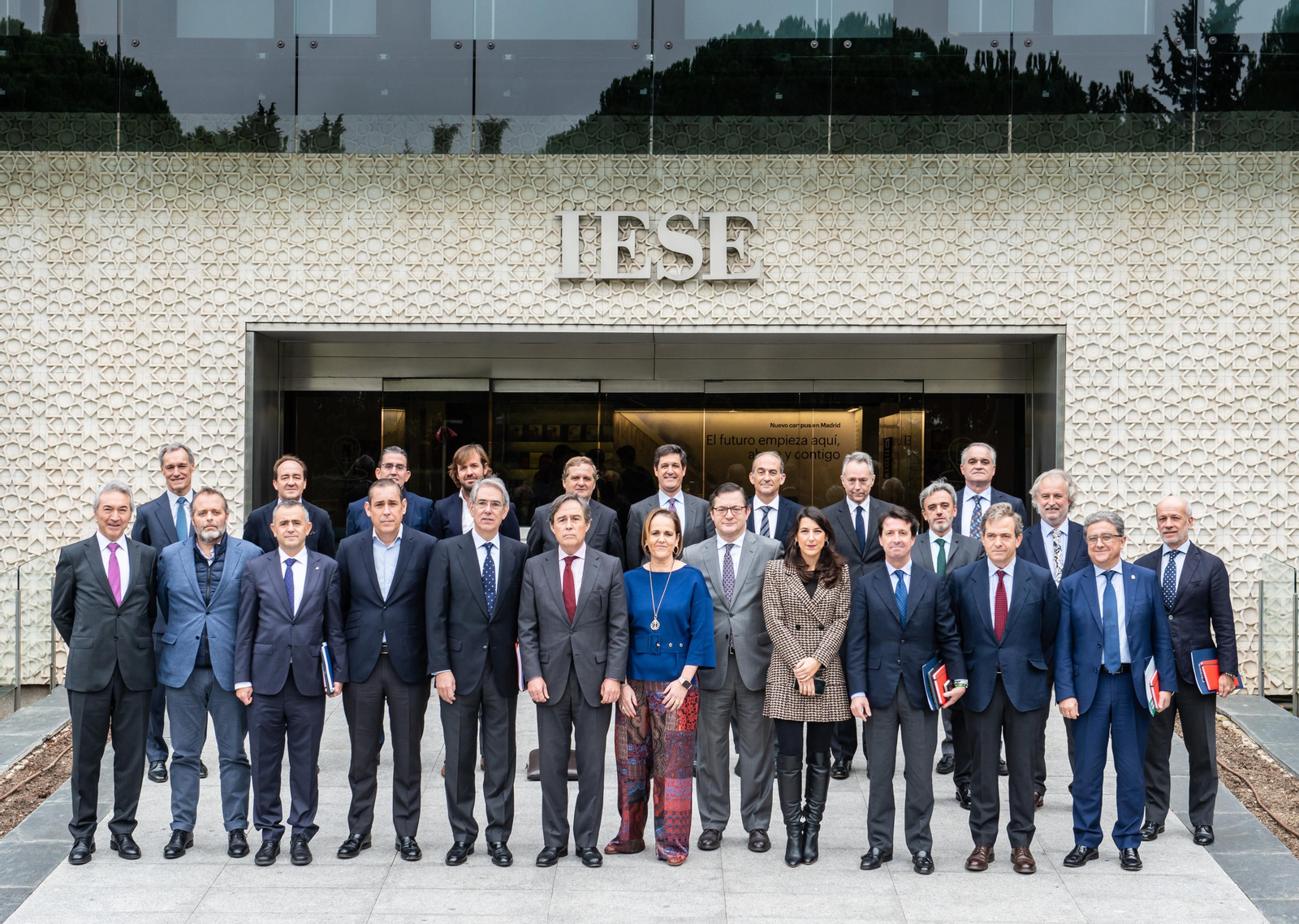Los presidentes y CEO de los principales grupos de comunicación del país y la junta directiva de Cesur. Los presidentes y CEO de los principales grupos de comunicación del país y la junta directiva de Cesur.