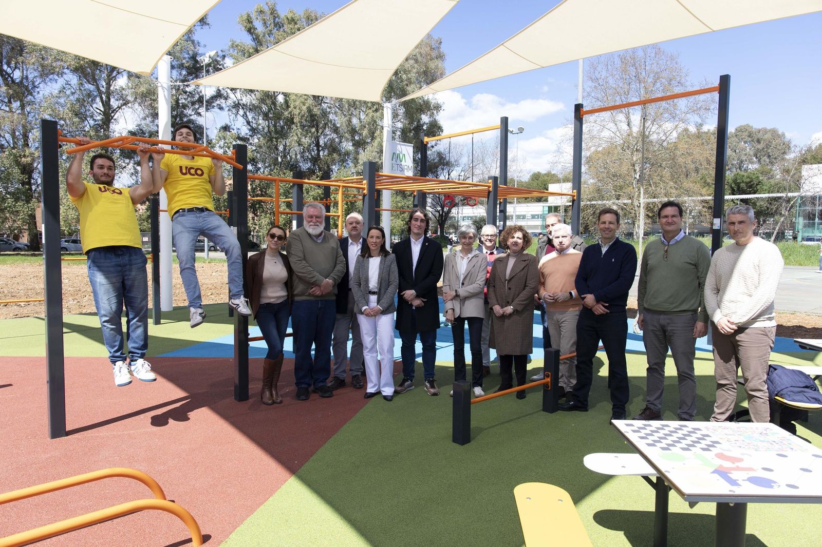 El parque de calistenia del Campus de Rabanales, en imágenes