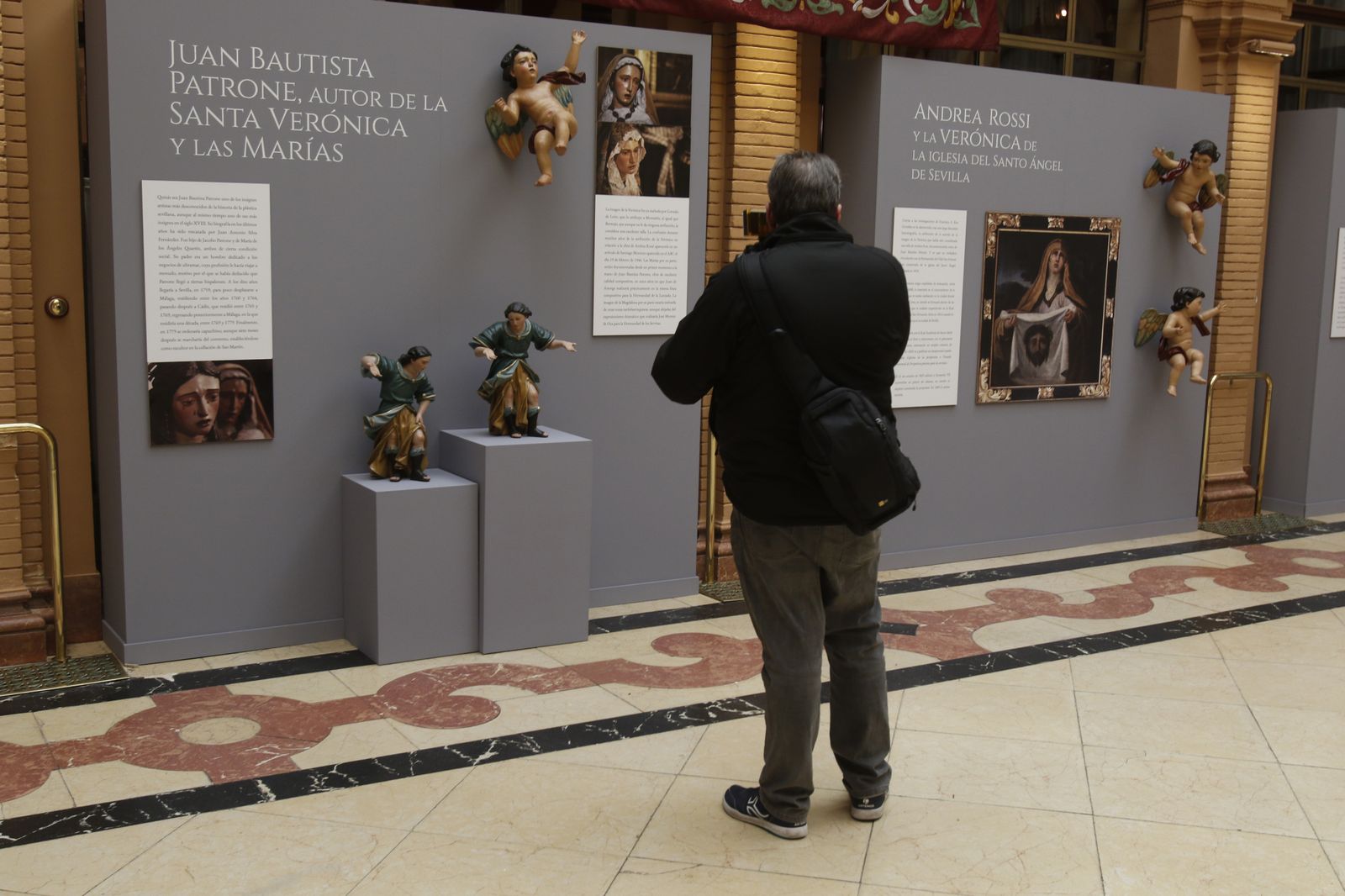 Exposición de la Hermandad del Valle y presentación del paño de la Verónica