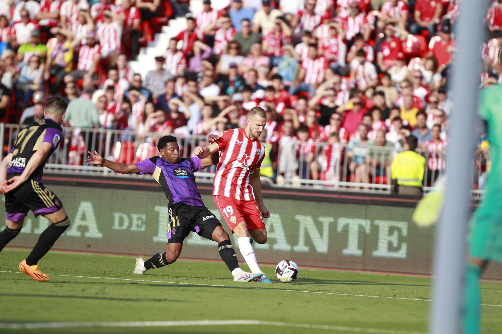 Imágenes del partido U.D. Almería-Real Valladolid C.F.