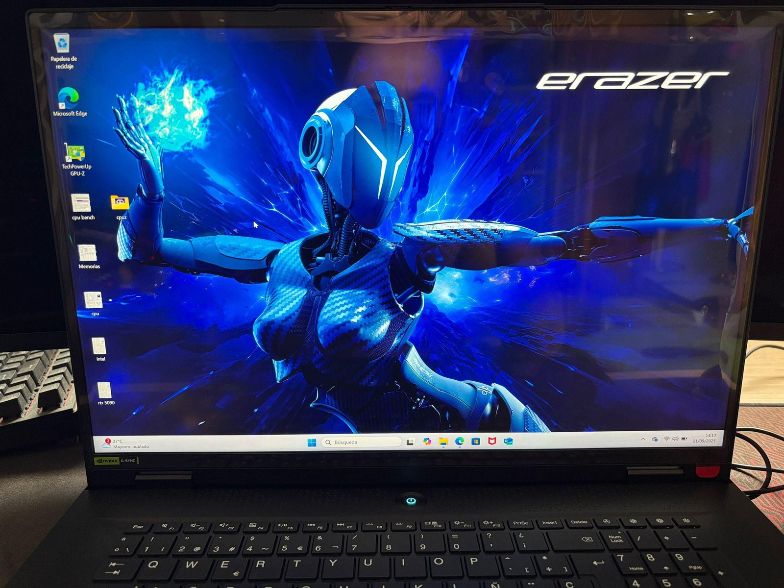 La pantalla de 18 pulgadas tiene una alta definición.