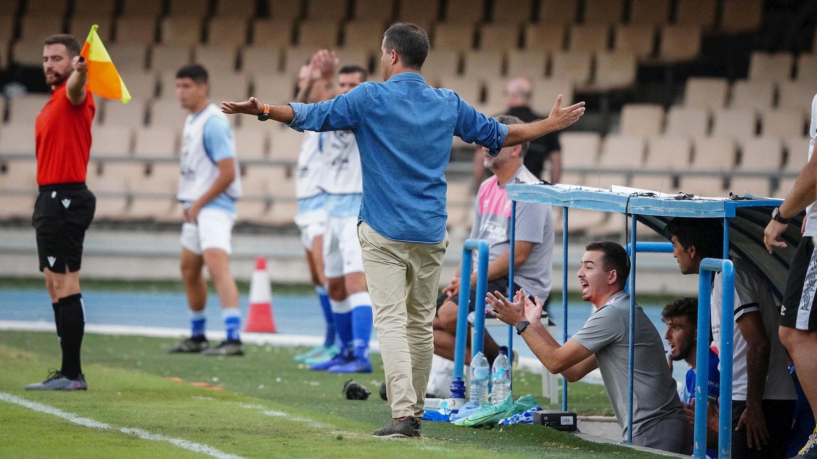 Pérez Herrera se desesperó con algunas decisiones de los colegiados.