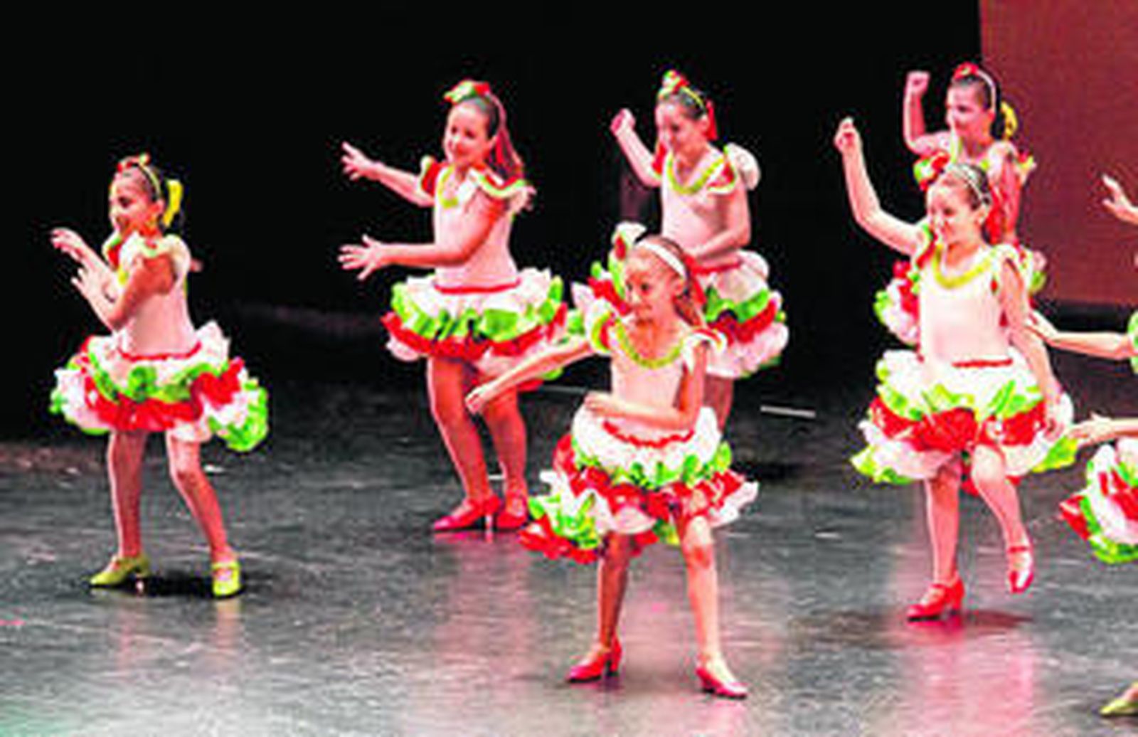 Baile y arte para el fin de año académico de la Escuela Azabache