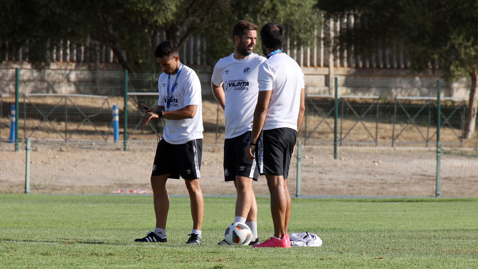 Imágenes del primer entrenamiento de pretemporada del Xerez DFC
