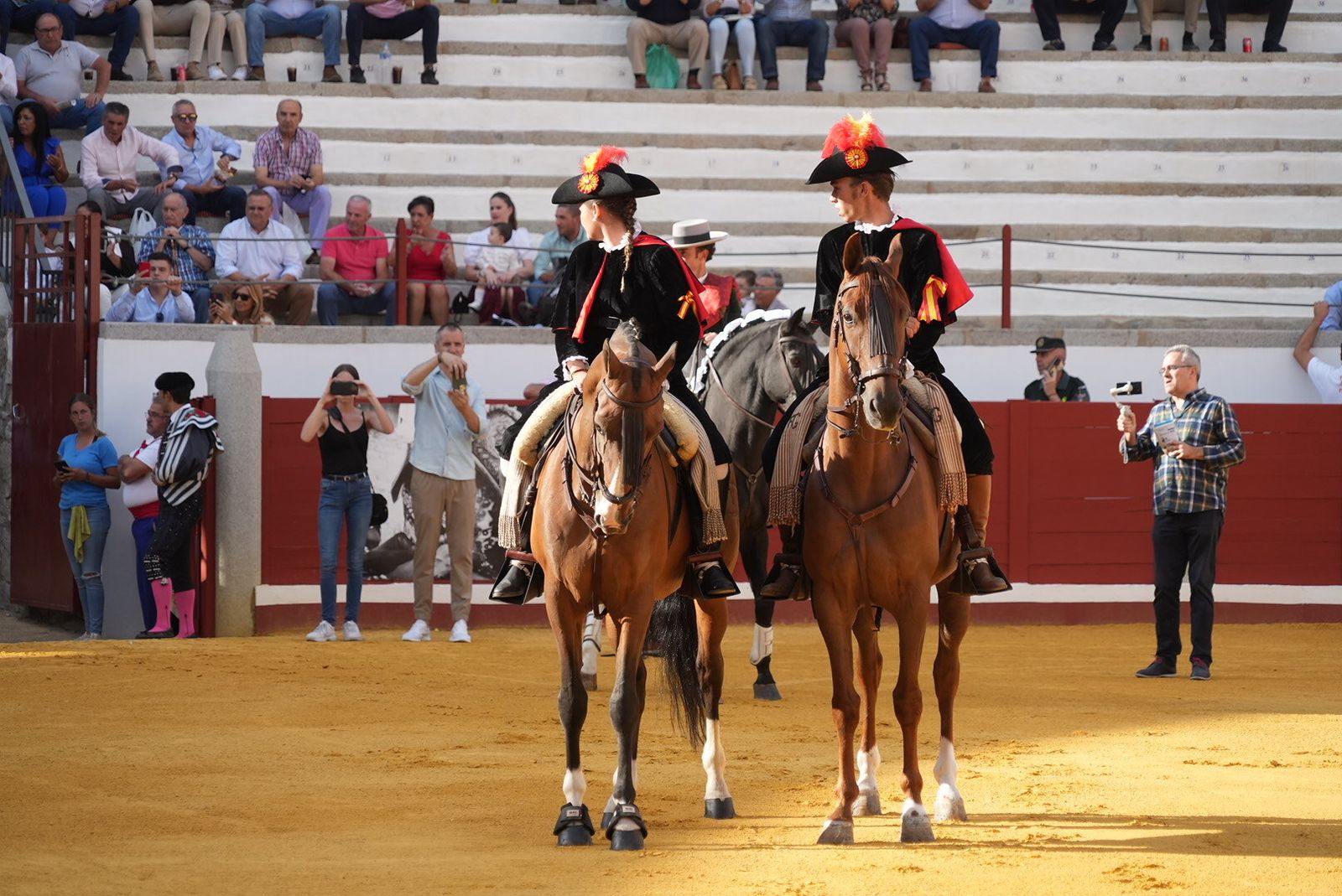 El triunfo del rejoneador Guillermo Hermoso de Mendoza en Pozoblanco, en imágenes