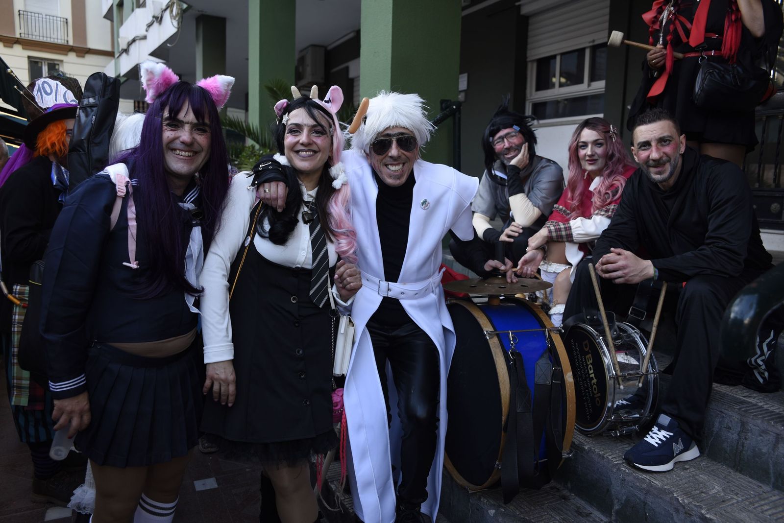 Búscate en las fotos de la fiesta en la calle del sábado en el Carnaval de la Concha Fina de La Línea