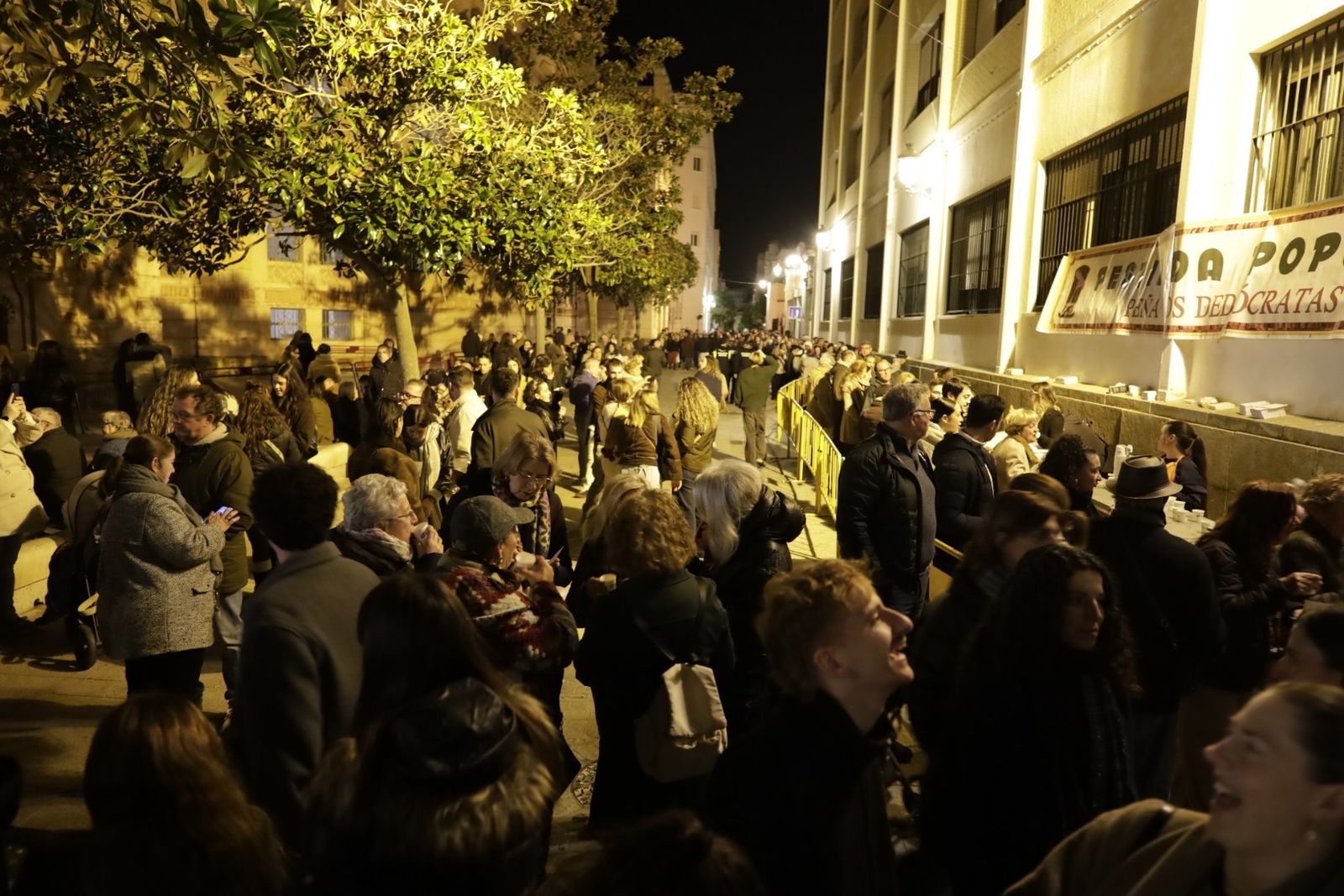 Las imágenes de la Pestiñada populatr del Carnaval de Cádiz 2026