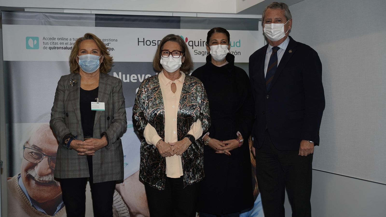 Foto de familia durante la inauguración de las instalaciones.