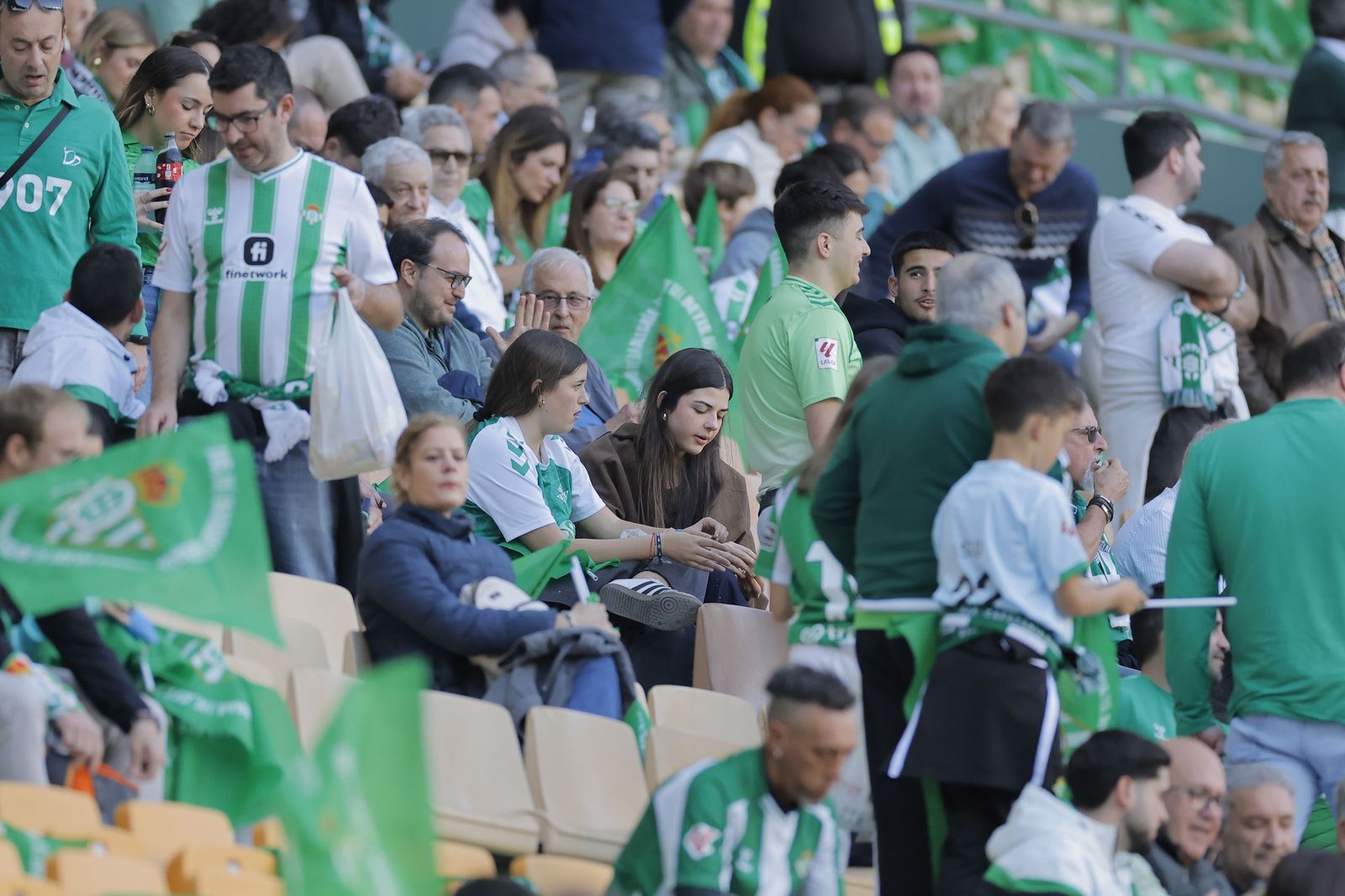 Búscate en las fotos del Betis - Sevilla