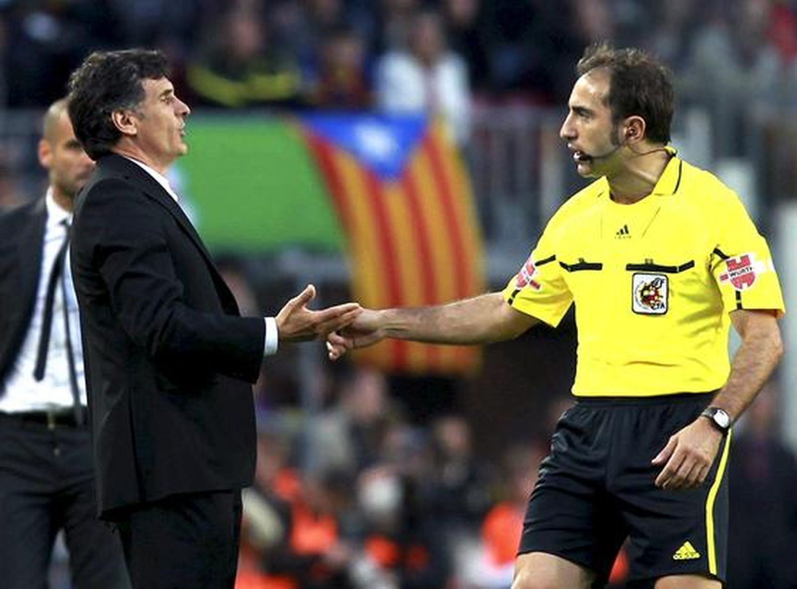 El Barcelona gana con facilidad a Osasuna (0-2) en el Camp Nou. / EFE