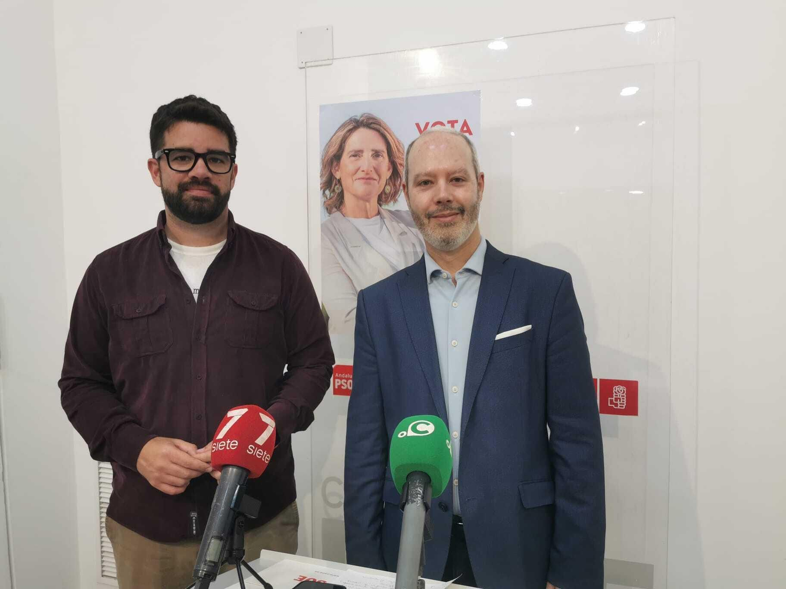 Adrián García Odriozola y José Ramón Ortega, en la sede del PSOE.
