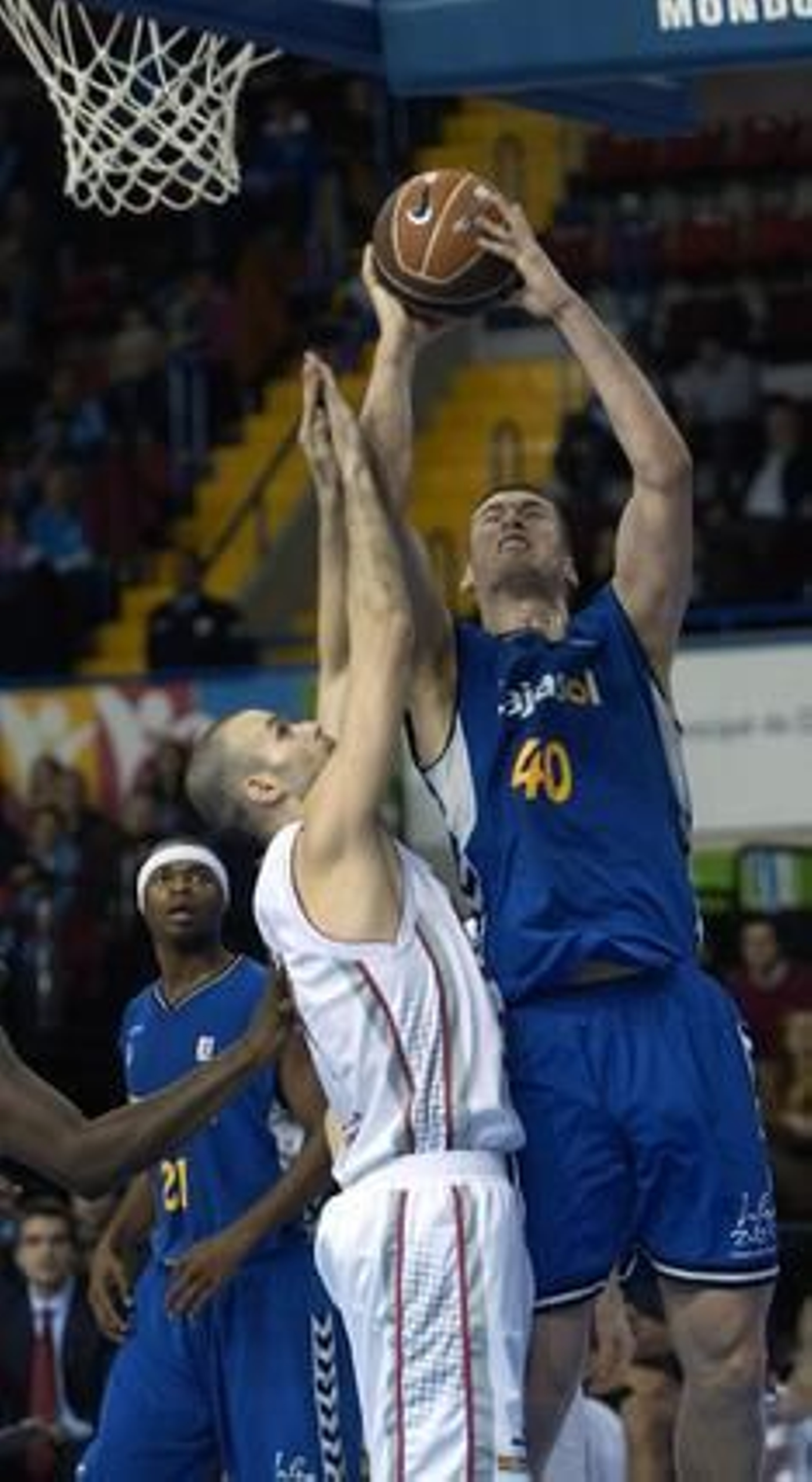 El Cajasol cede en casa ante el CAI Zaragoza (72-86). / Manuel Gómez