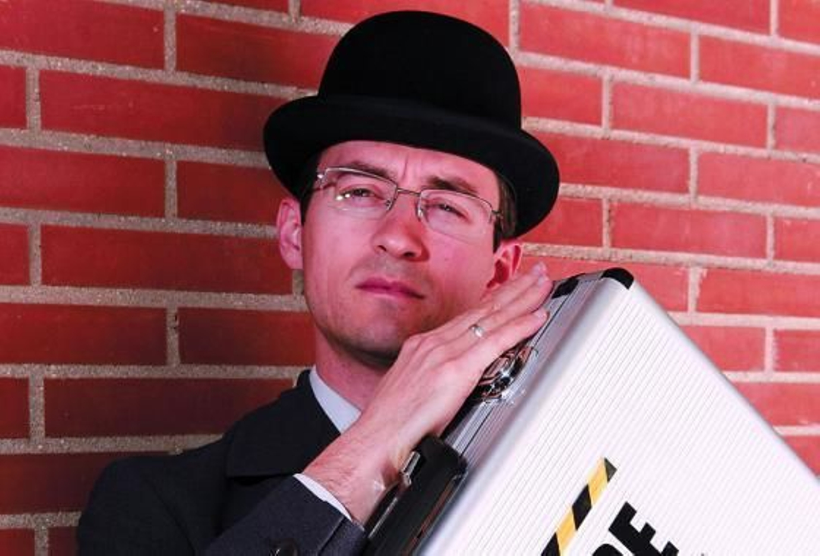 “Propongo un plan de rescate humorístico contra la crisis”