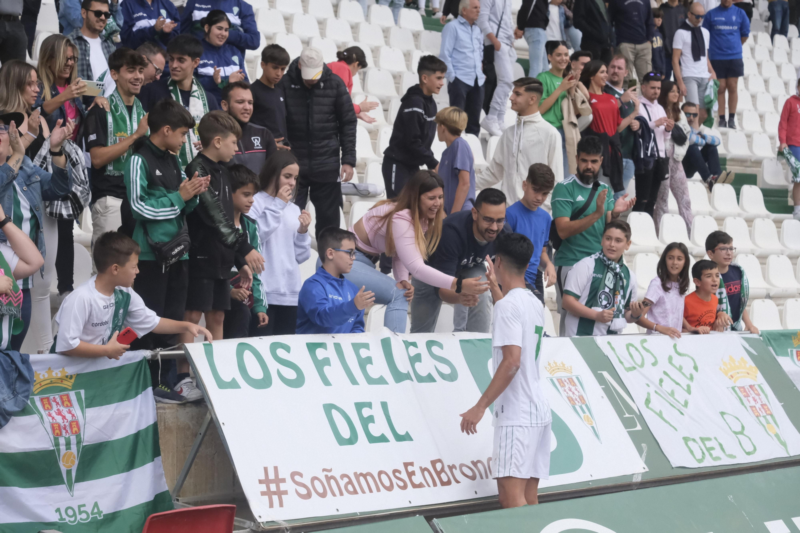 La victoria del Córdoba B ante el Salerm Puente Genil, en imágenes