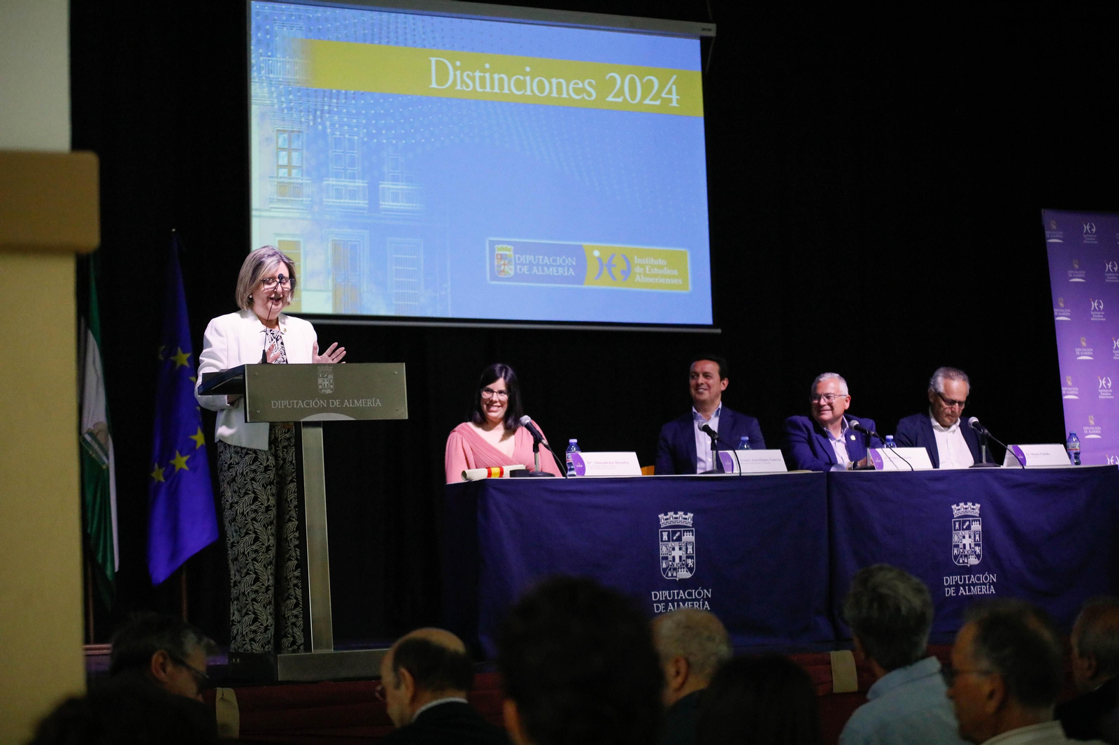 Imágenes de la entrega de los Escudos de Oro del IEA y la celebración de su Plenario