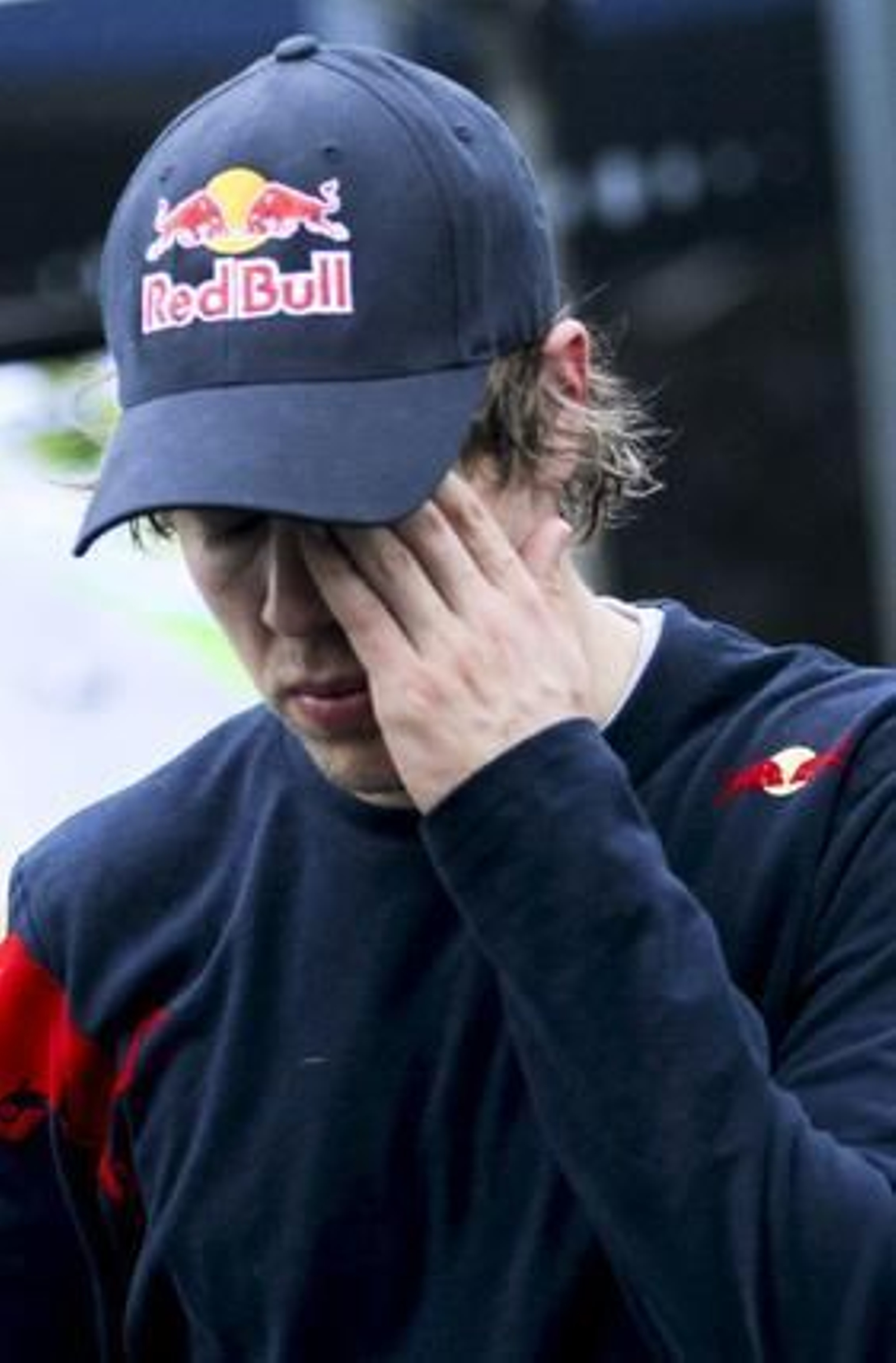 Vettel no pudo ocultar su decepción después de su abandono. (FOTOS: AFP/Reuters/EFE)