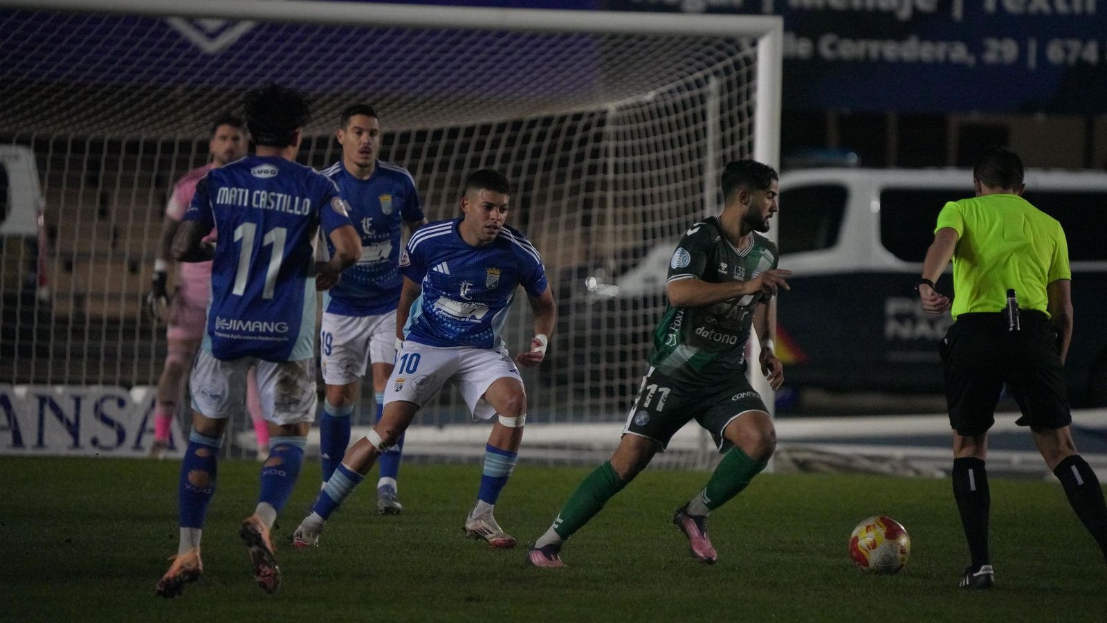 Ilias, muy vigilado, estuvo irreconocible.