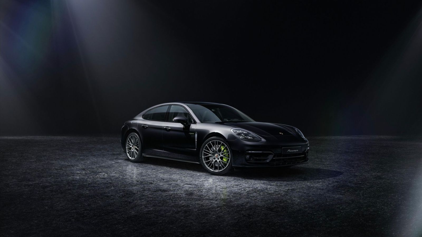 Plantinum Edition para los Porsche Panamera 4 y 4 E-Hybrid.