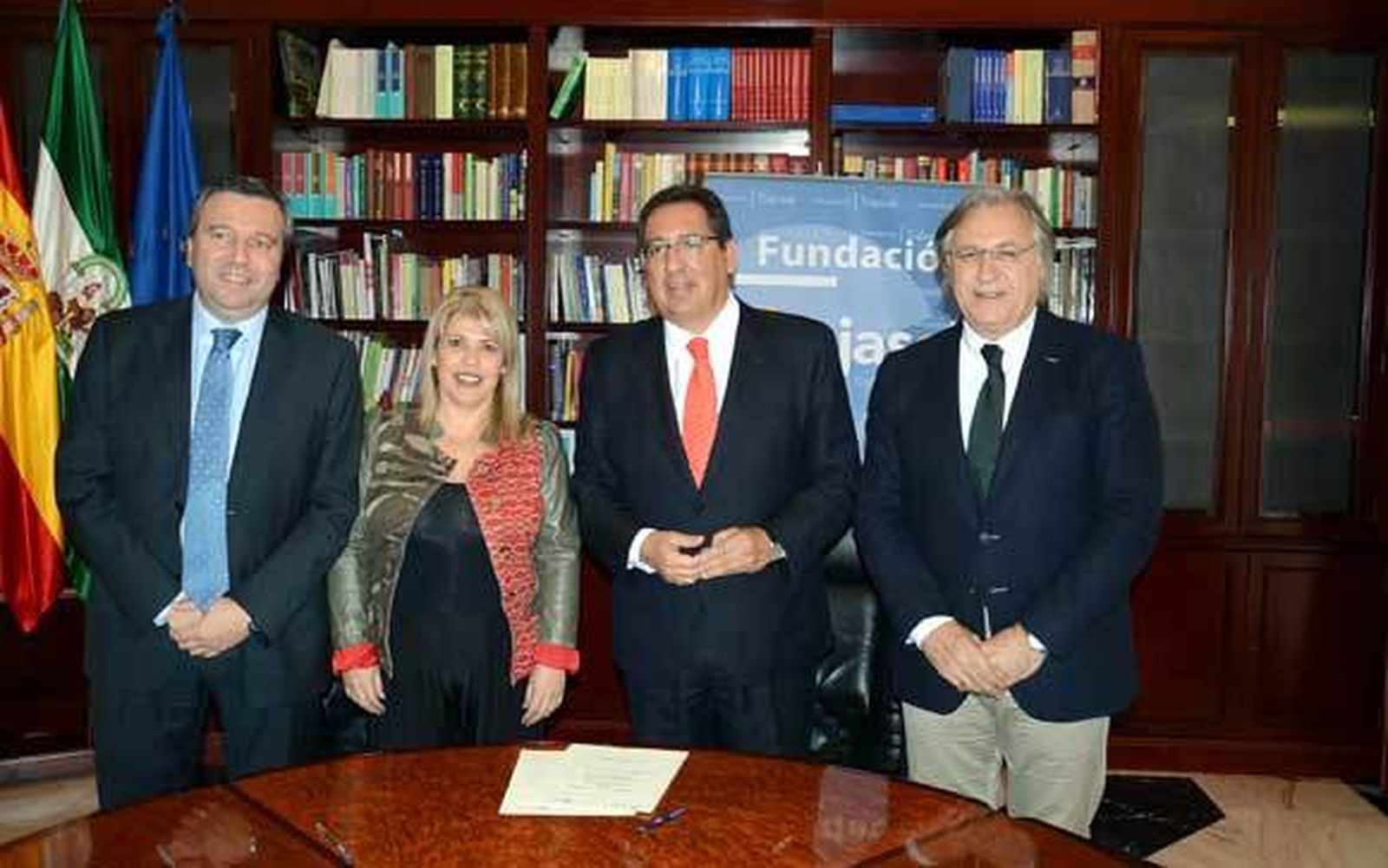 La Fundación Cajasol cede dos inmuebles al Consistorio para un uso social y cultural