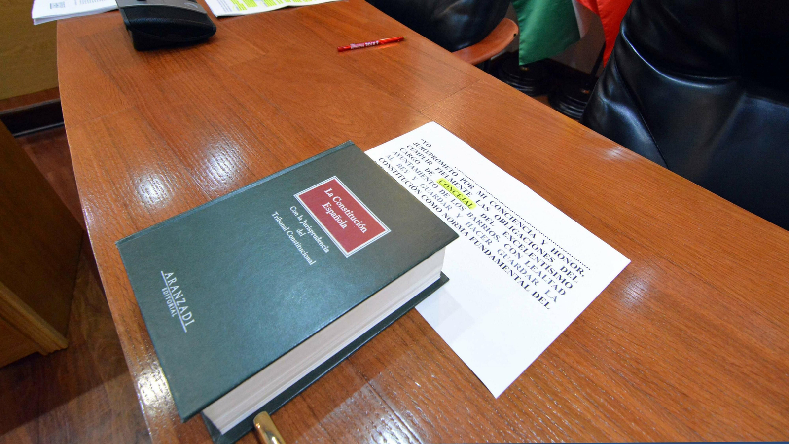 El Pleno de investidura de los Barrios en imágenes