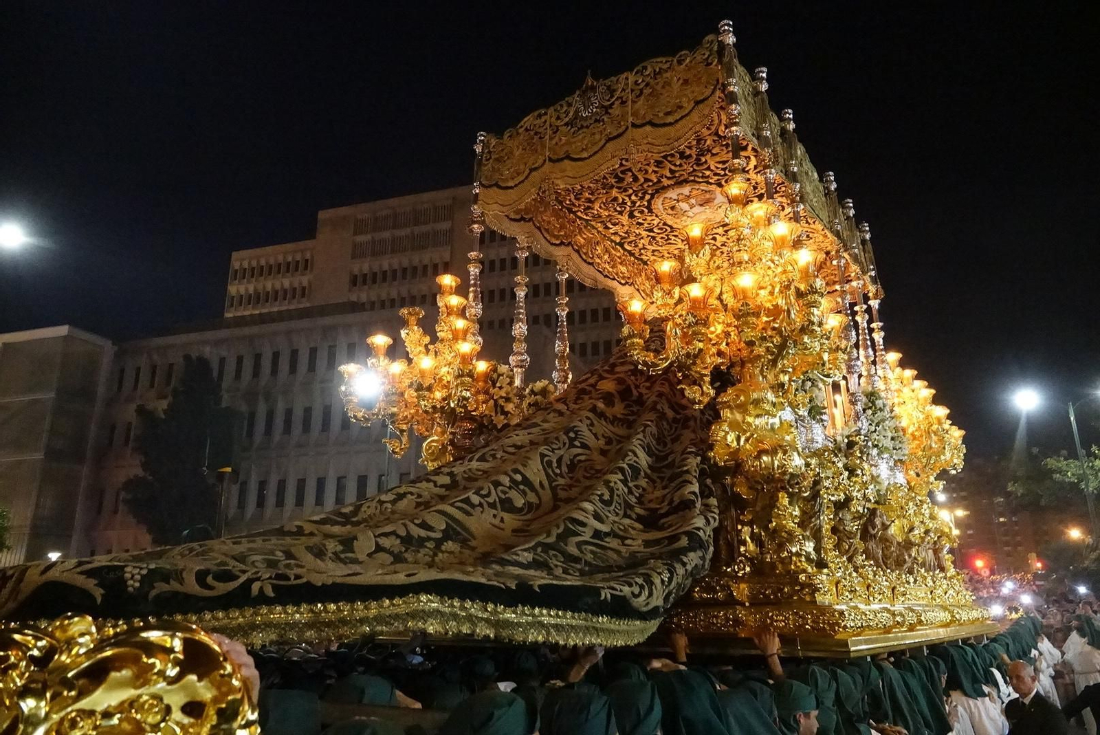 Las fotos de Esperanza, en el Jueves Santo de Málaga