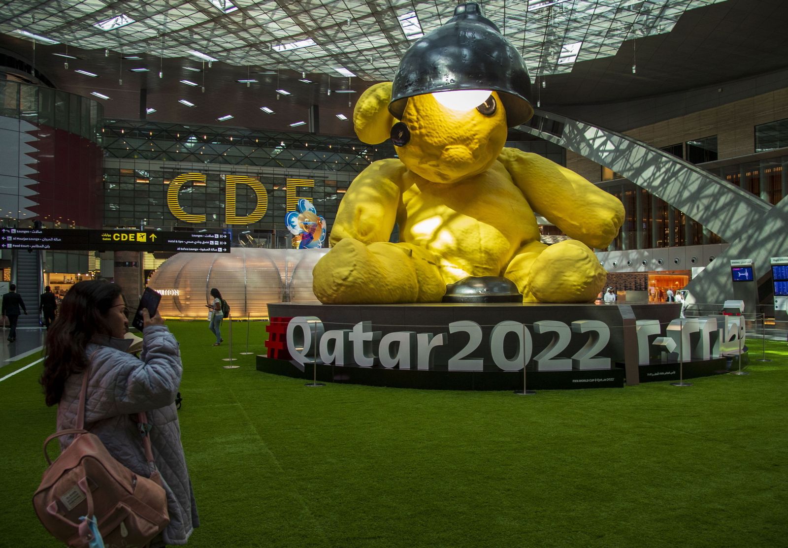 Una imagen del aeropuerto de Doha a la espera de los visitantes al Mundial 2022.