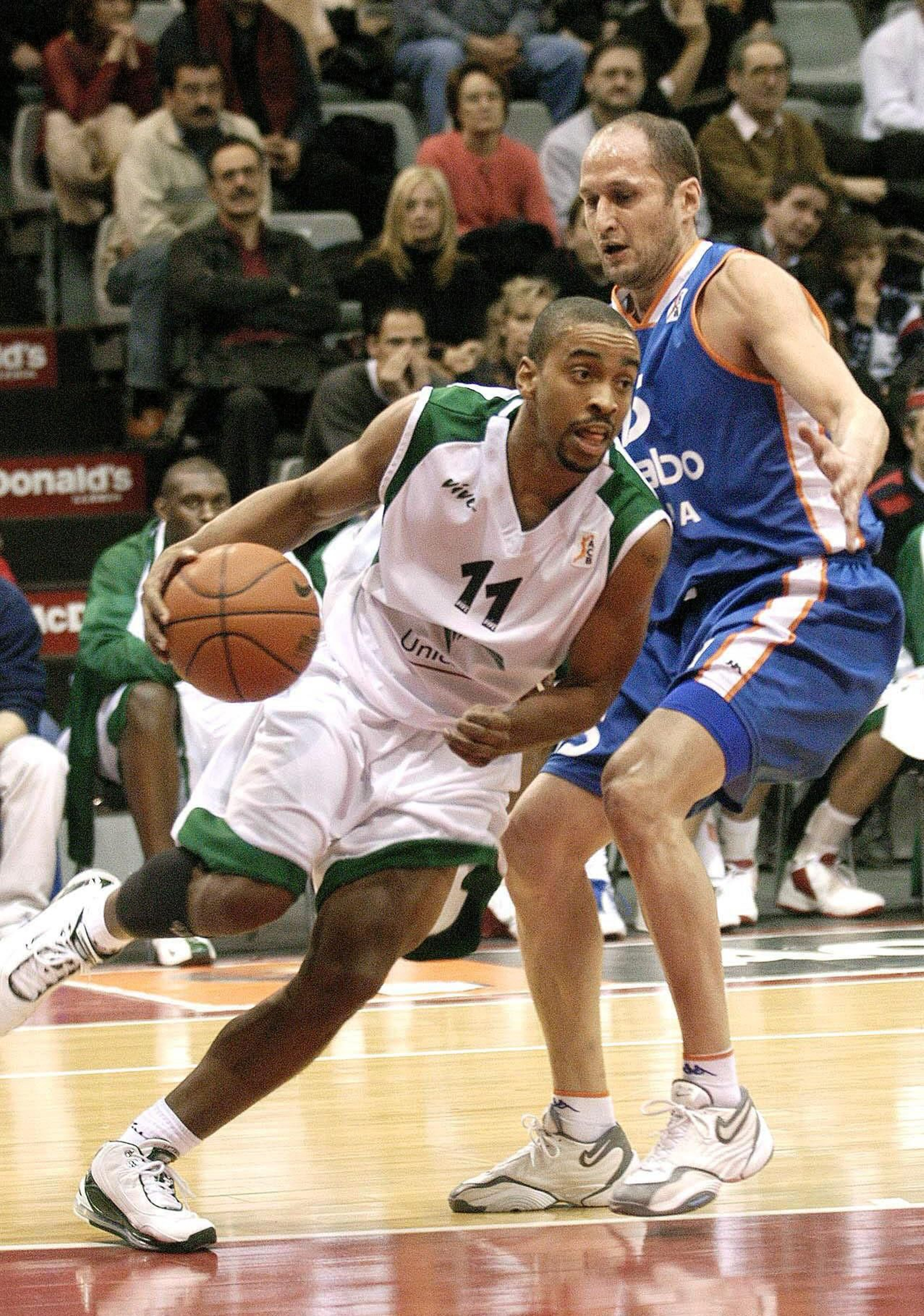 Bullock, ante Alberto Angulo.