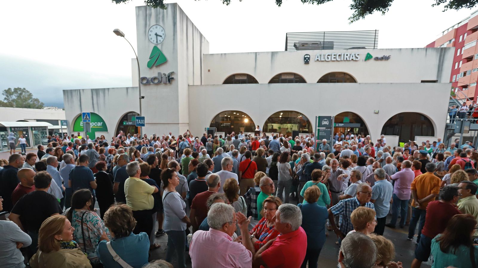 Las mejores fotos de la manifestación por el tren en el Campo de Gibraltar