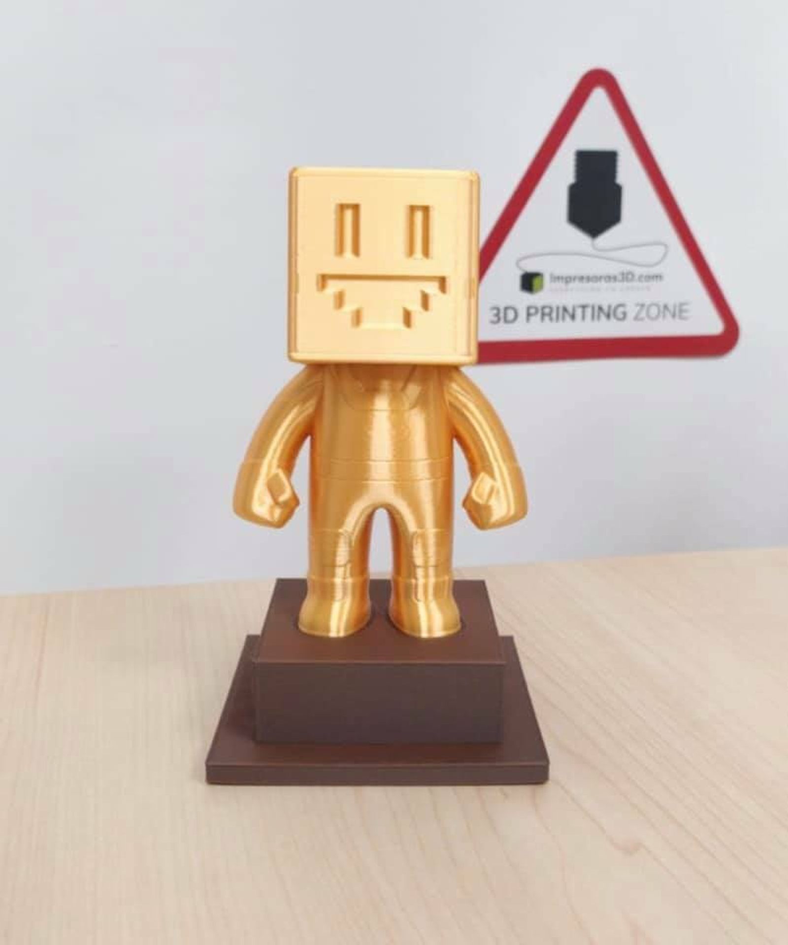 Trofeos atractivos para los mejores en los torneos de XpoBit 2020.