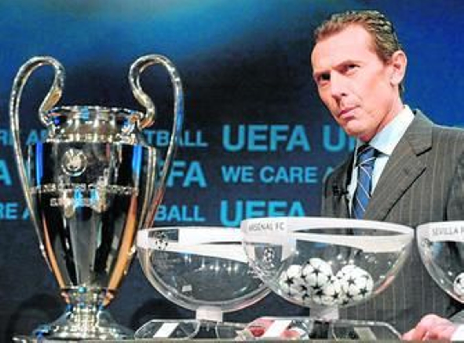 Emilio Butragueño comparó su salida y la de Raúl.